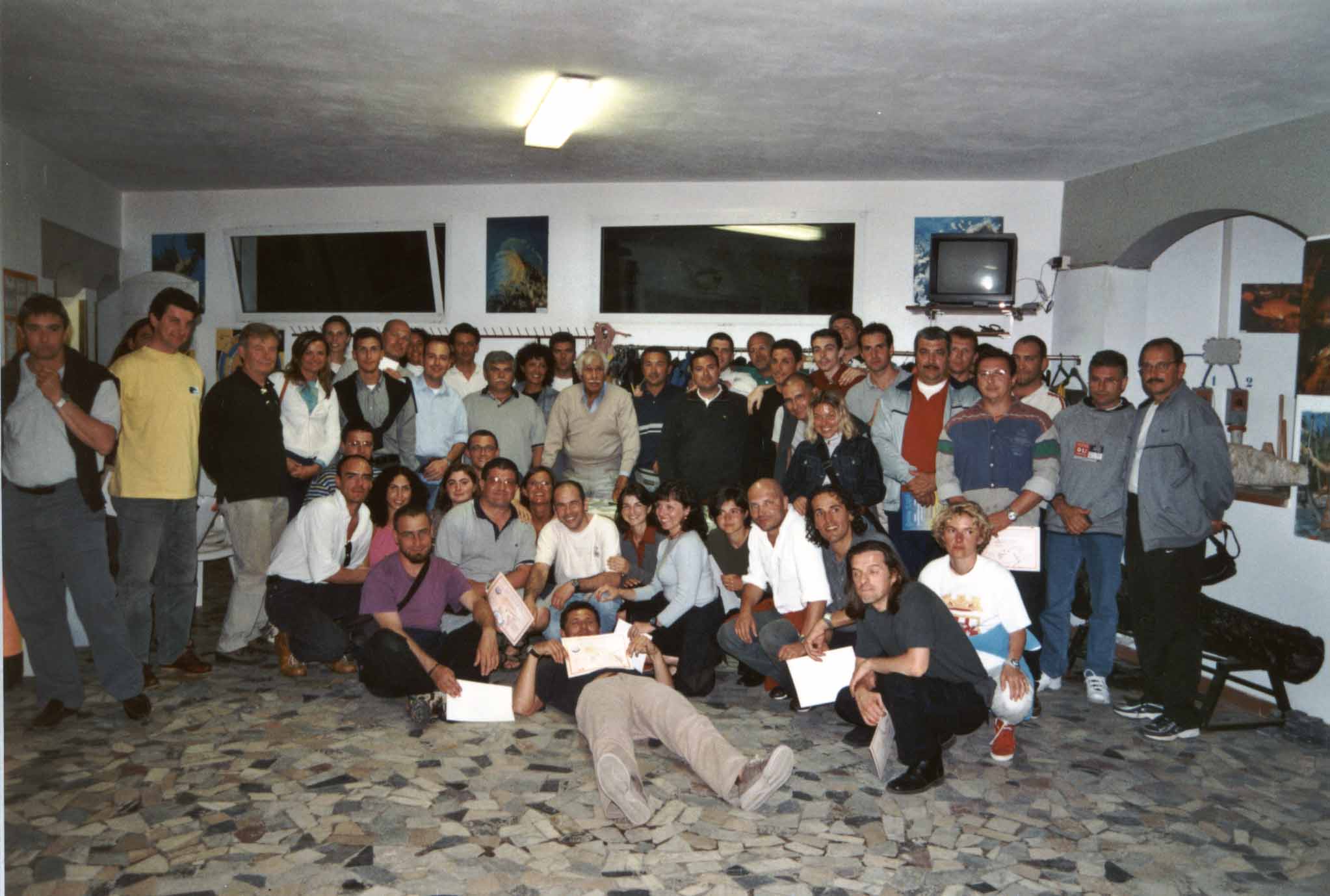 Gruppo Elba 2001 CSM con Mayol.JPG